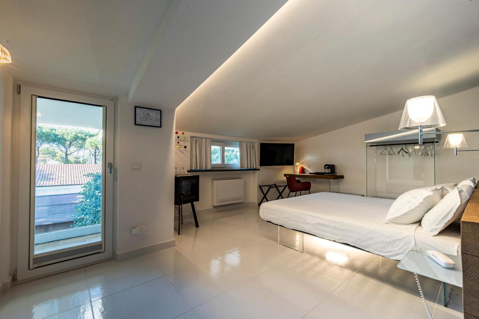 Aquamaris Design Suite & Spa Paestum Exterior photo