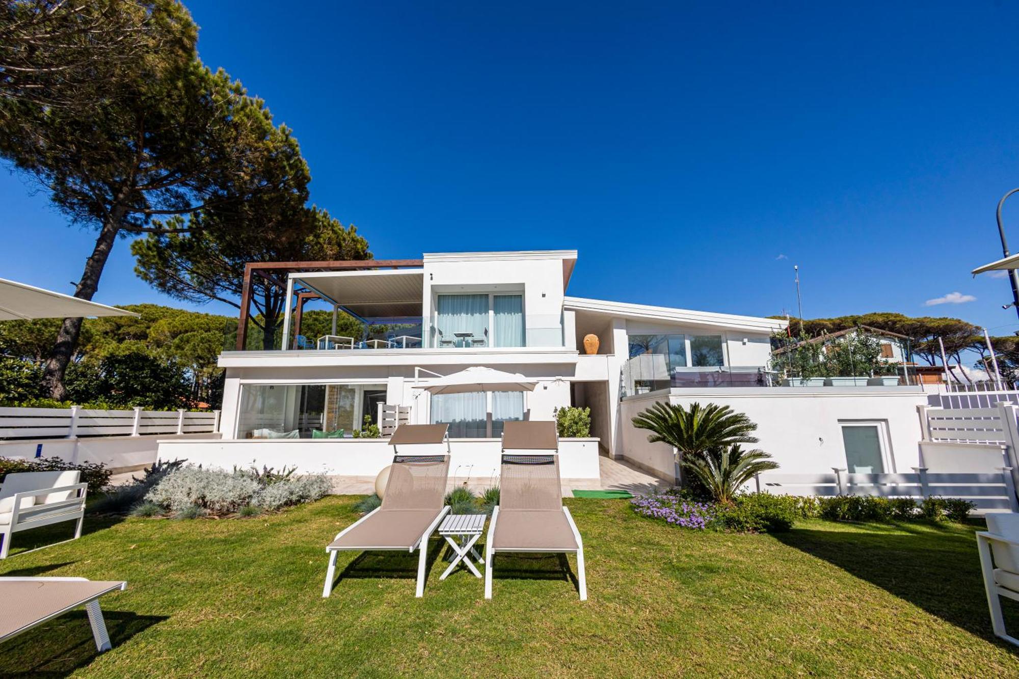 Aquamaris Design Suite & Spa Paestum Exterior photo